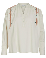 camisa lisa beige con pespunte